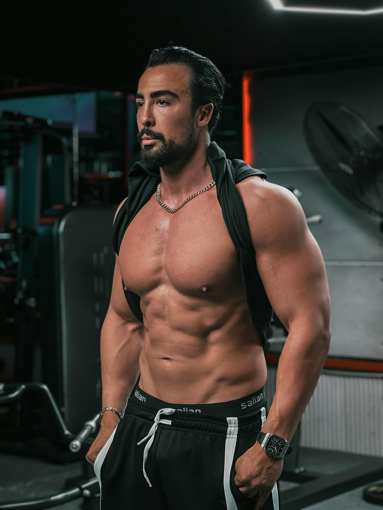 Homme prêt à l’effort physique, archétype du Warrior